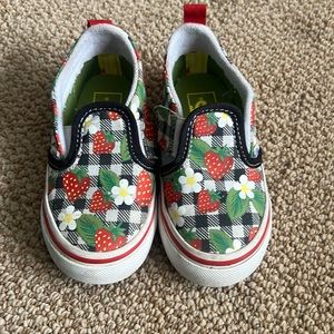 Girls Strawberry Vans - 8T